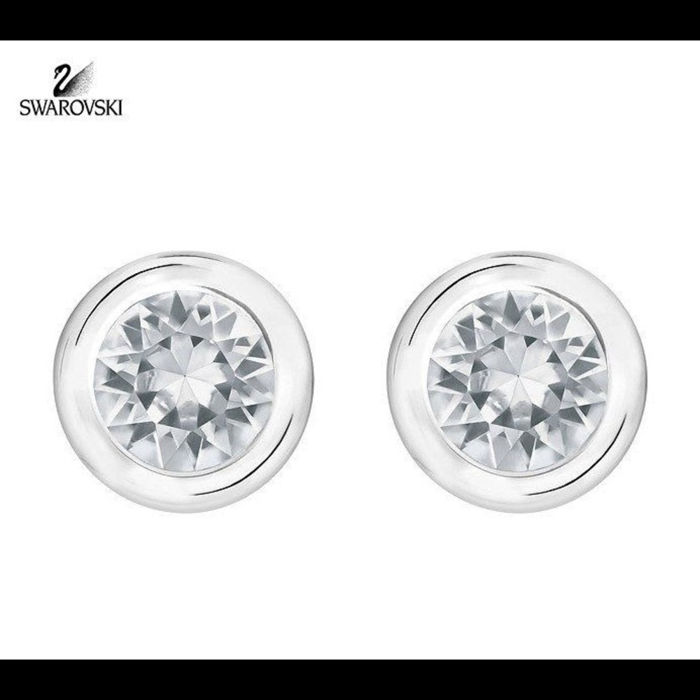 Swarovski Silver stub earrings